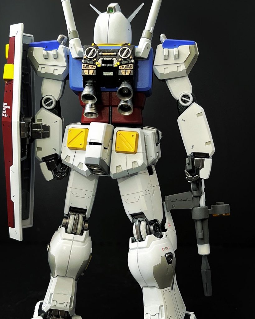 筆塗りですがバックパックの中身も少し塗装しました!最近内部フレームの塗装にハマってます!次回作に期待して下さい^_^