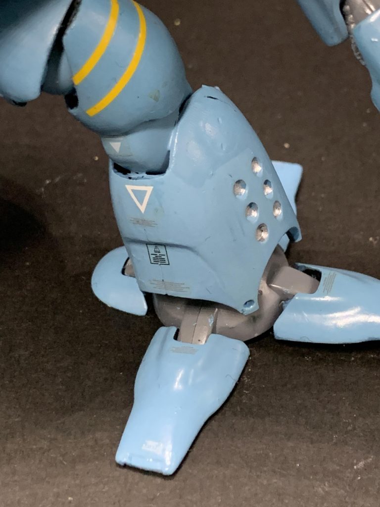 あしもと、もともとウェザリングをする時も下からしっかりやるタイプなので、ここはより目立つように、そしてこの黄色いラインはなんのためにあるかわからないけどにあいそうだからなんとなく