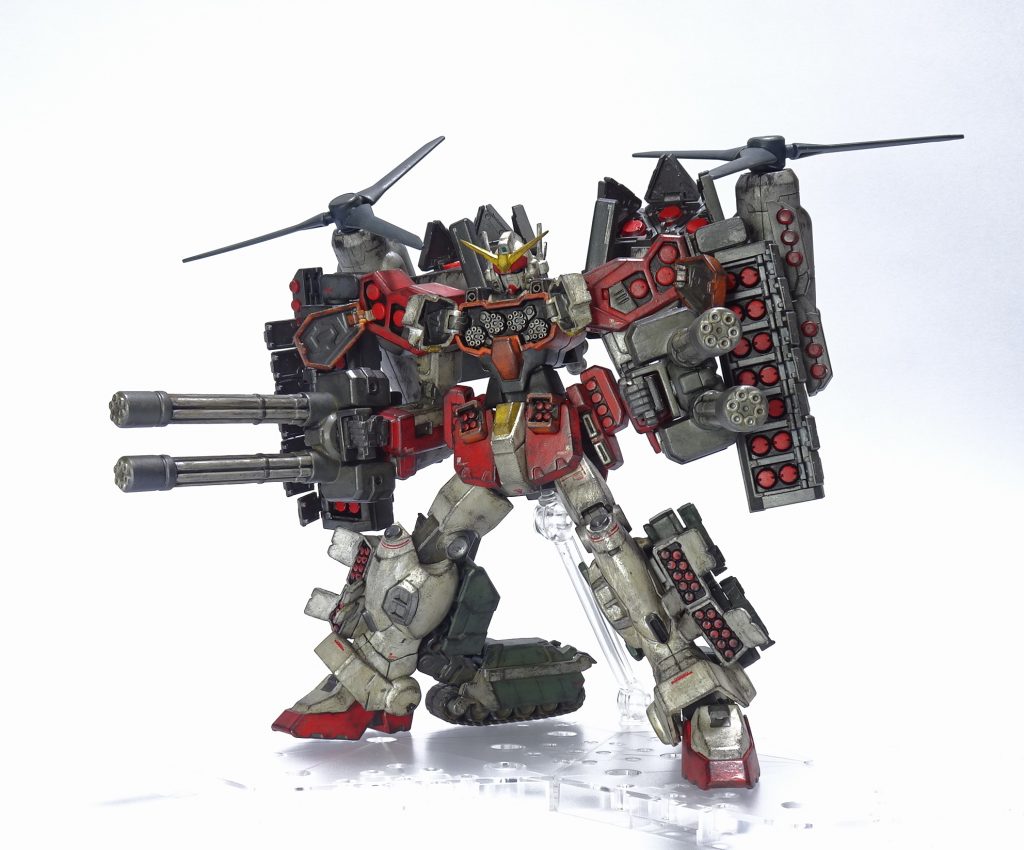 フルオープンアタック干渉はしないので理論上同時装備も可能です。キャタピラかプロペラどちらかに絞るべき?カッコいいだろう⁈