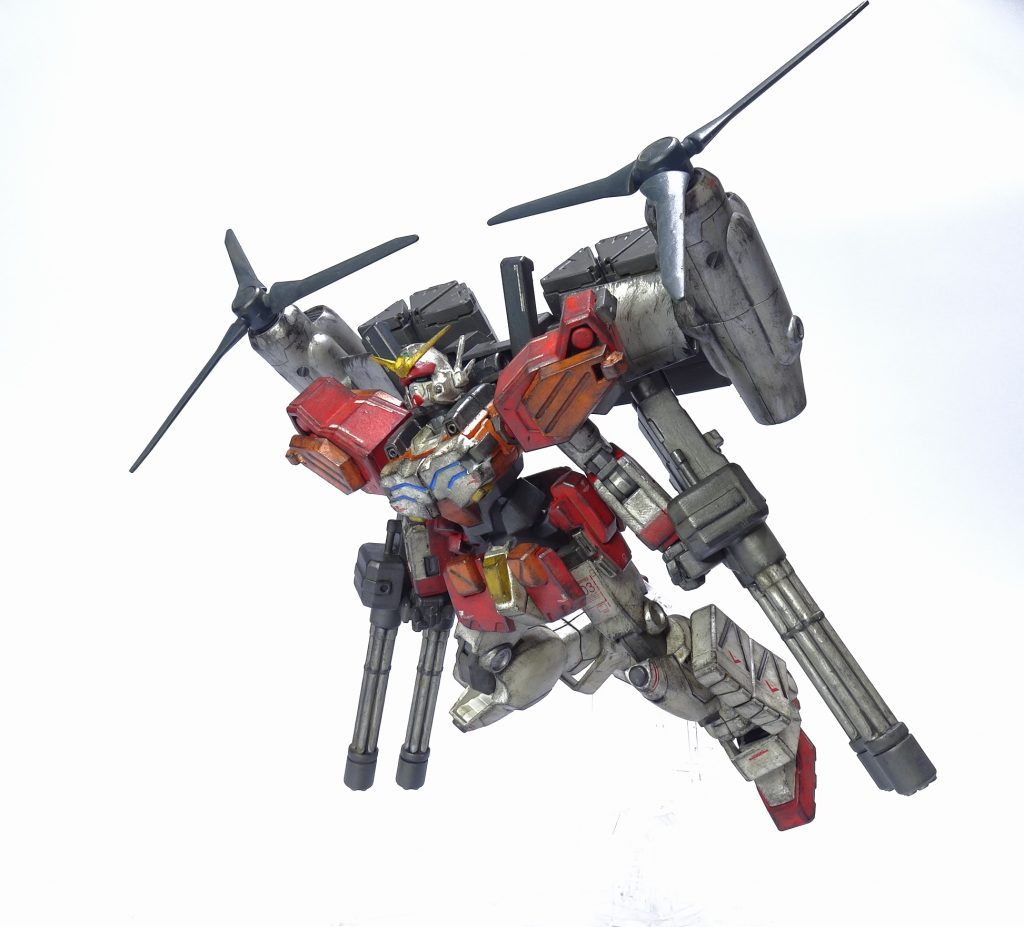 ダムゼルフライユニット背中のハードポイントに接続。飛行ユニットだけでは寂しいのでミサイルポッドを増設しました。ボロボロになるまで放置されてた機体で、無理やり戦場に駆け付けるのはエモいと思います。