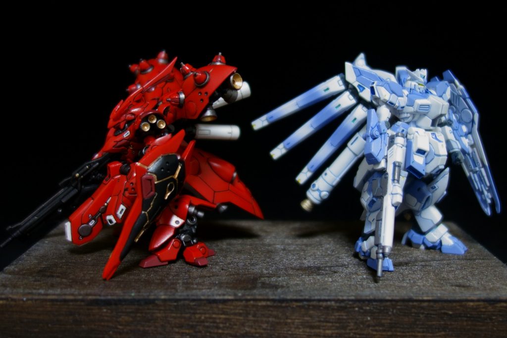 両者とも盾が気に入ってます。