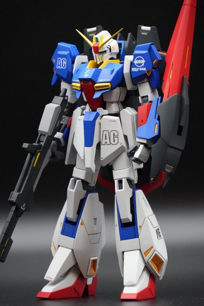 主な改修ポイントは、前腕のロール軸追加・足の付根関節のインセット・頭部のヘルメット形状の調整です。