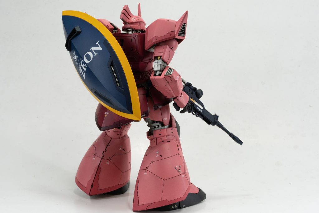 シールドは3色塗り分け