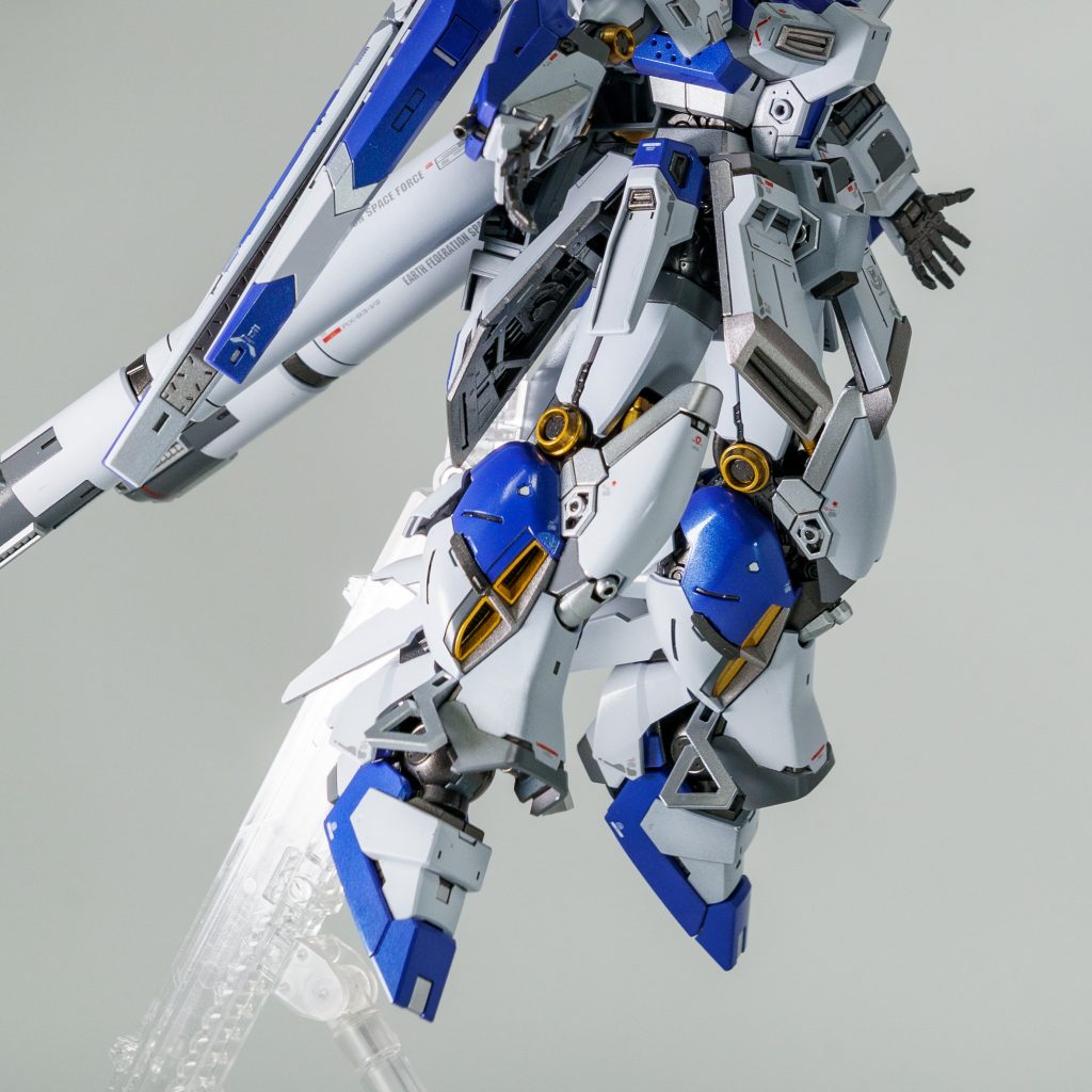 ところどころにあるゴールドパーツが特に私の中二心をくすぐってくれました。