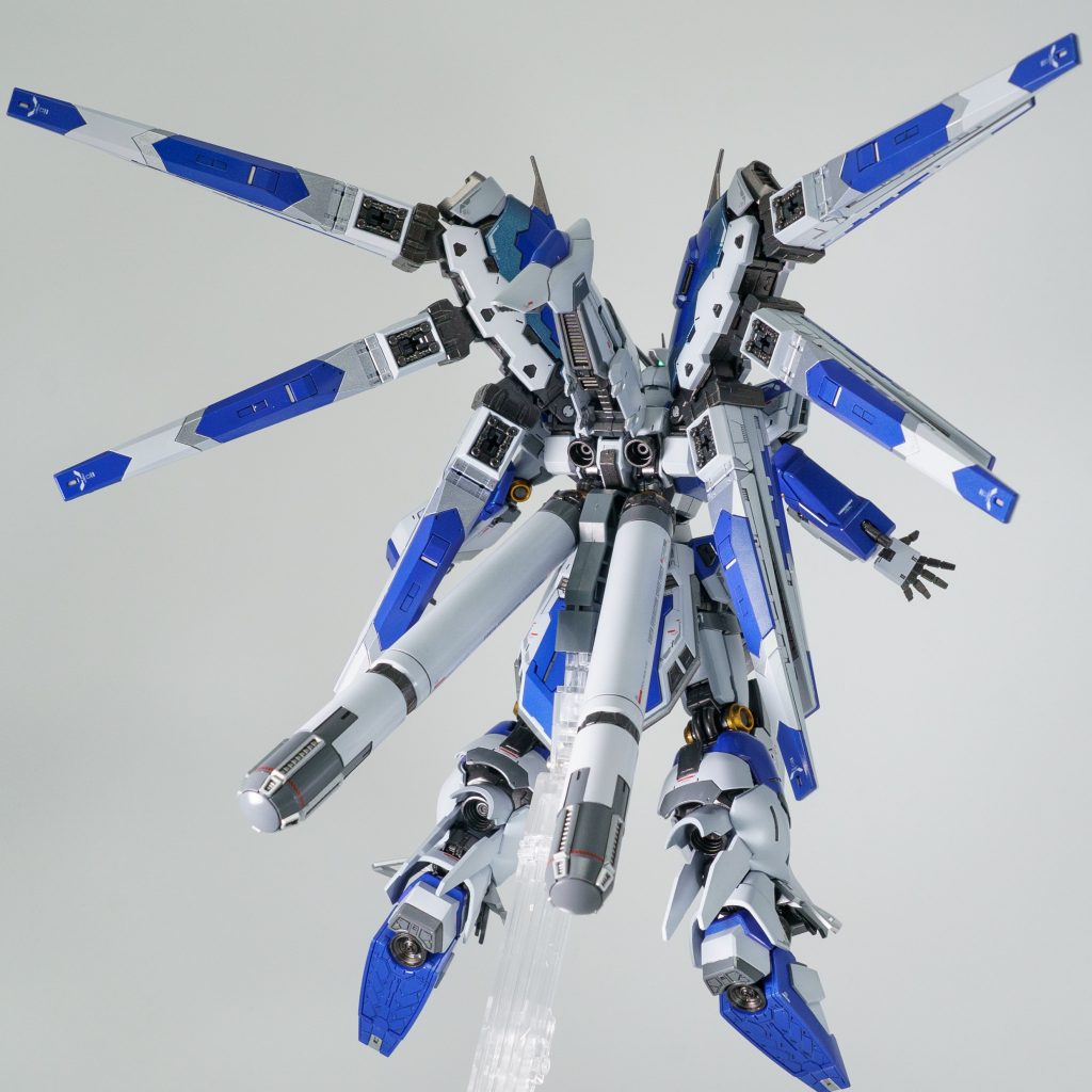 しかしRGを舐めてました。24年ぶりのプラモとしてはちょっとヘビィでしたね。でもその分、完成度はびっくりするほどでした。各部のギミックもあり、プラモの進化を体感できました。バンダイさん凄すぎです。