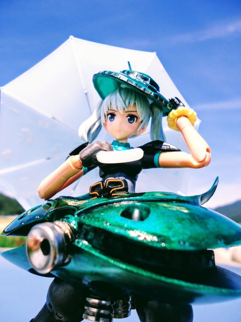 機動ビグザム娘っ子？海水浴場に立つ!?–2枚目/制作者：gtarou