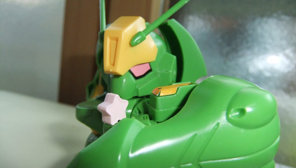 あれ？ザクは帰ってクィンマンサが来たよ❗ステッキが気になるのかな❓️【速攻存在を消されたザクに黙祷(-_-)】