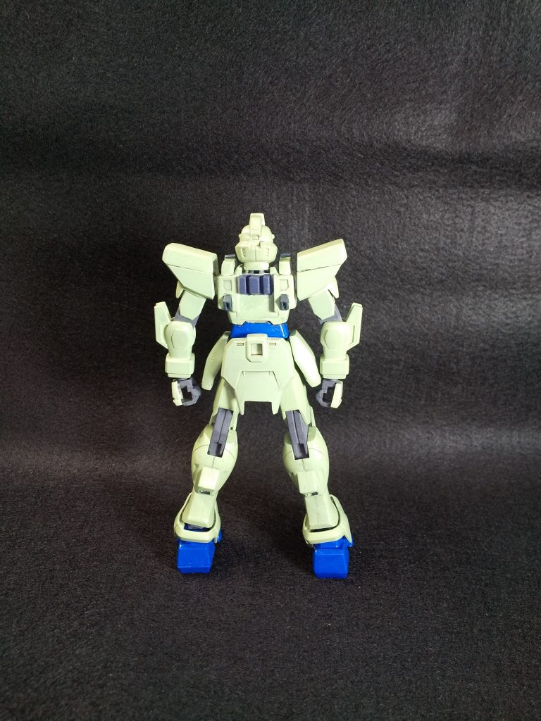 バックパック接続部は後日のため塗っていません。肩は後ハメ加工したんですが、腕の可動にうまく合わせられなくなってしまいました。