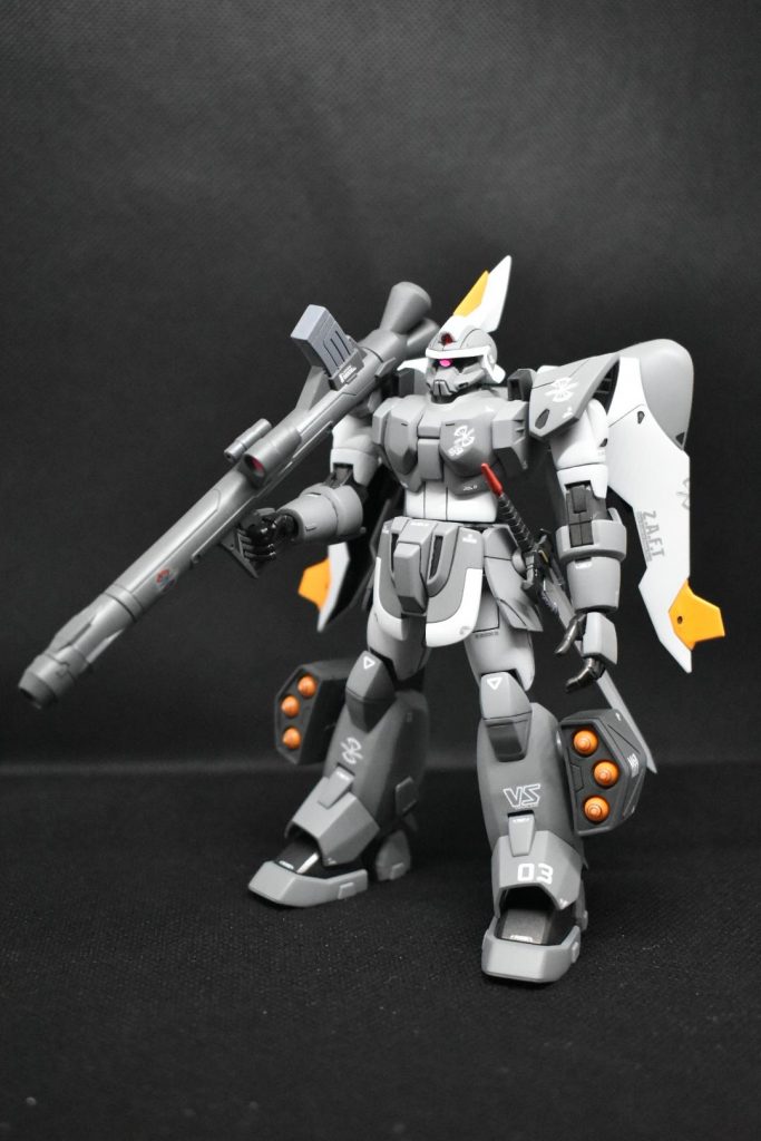 バズーカもスムーズに持てます。ヴェサリウス搭載3番機という妄想で作成しました。