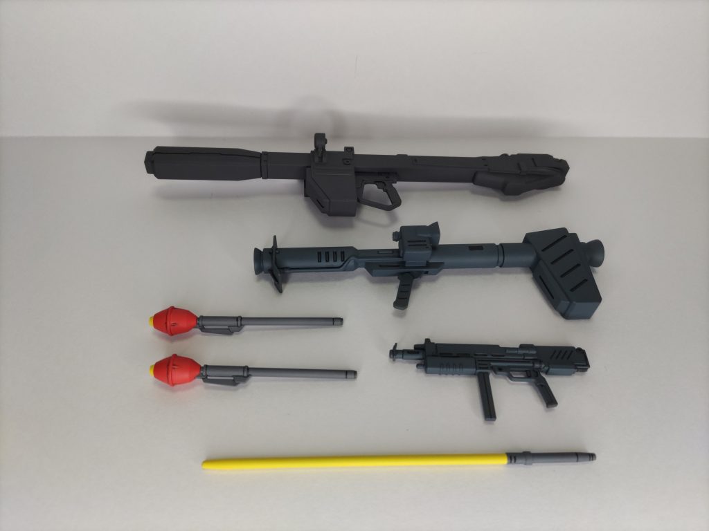 武器はツヴァイのものと、ドムのビームバズーカを用意しました。