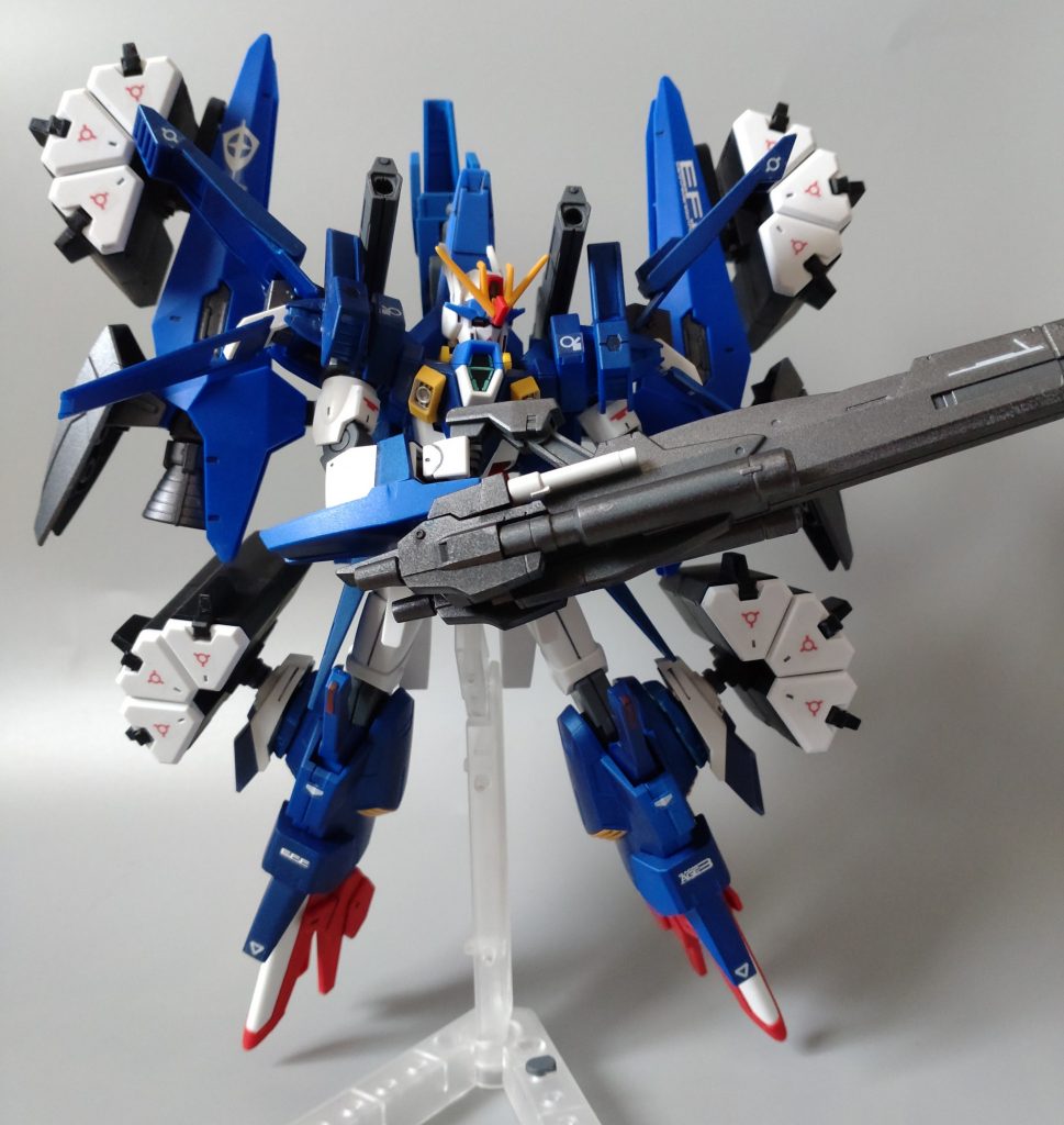 手持ちはAGE3の物にマドロックのキャノンを付けトリプルキャノンにしました。