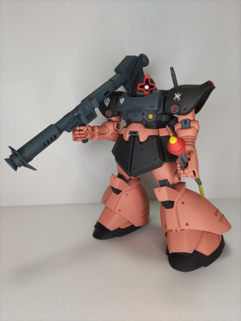 イフリートの首、肩関節、リック・ドムのモノアイ、足首関節を移植しました。