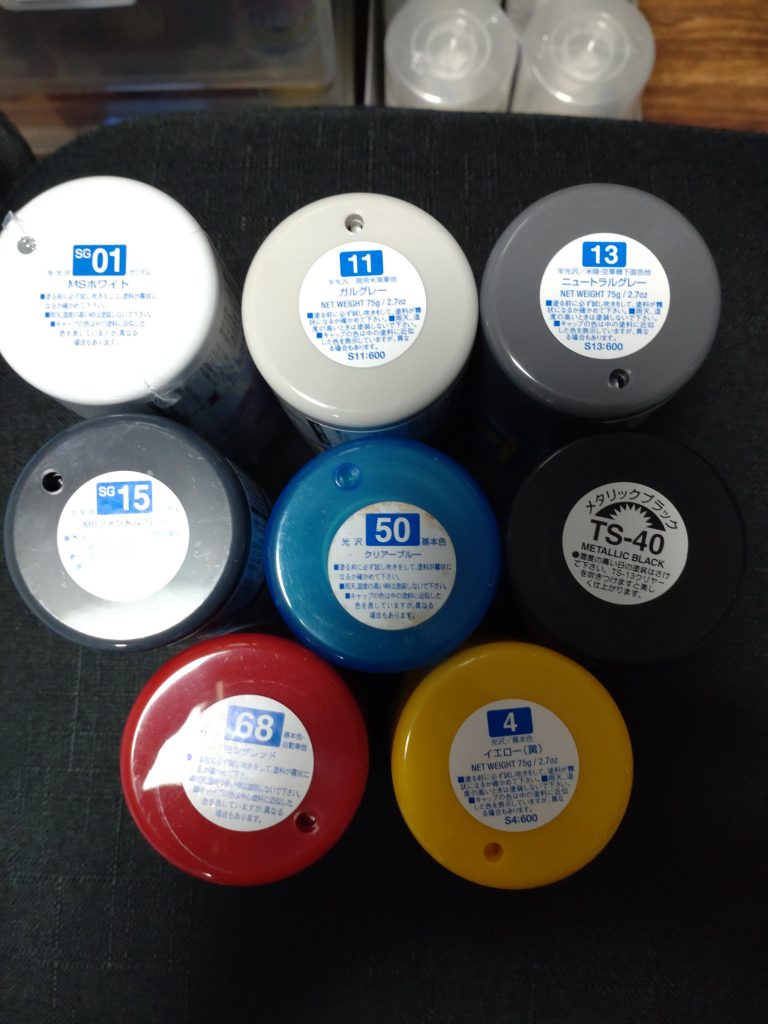 カラーリングに使用したスプレー達です