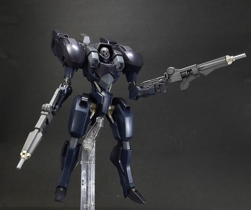 闇に紛れるイメージで🌃