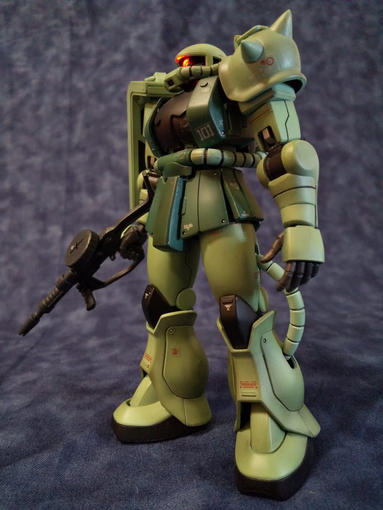 当然モノアイはLED仕込んでます。ボタン電池はお決まりのランドセル内です