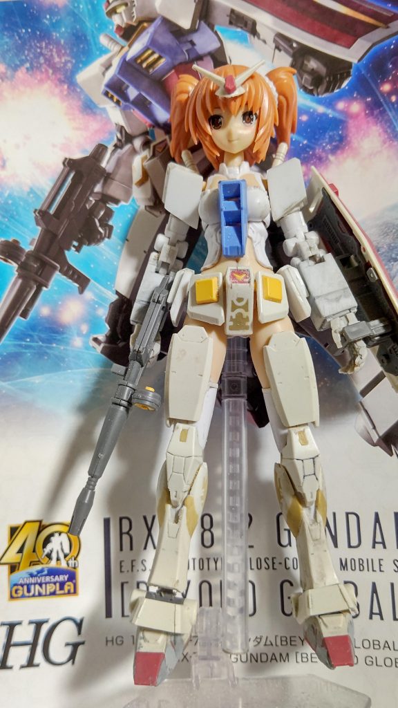基本的にBEYOND GLOBALのガンダムのパーツをコトブキヤが出してるブレイブ·ガールというプラモに被せてる感じになります。 