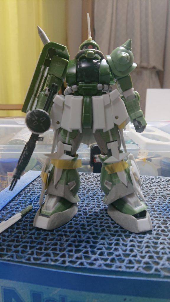 製作途中の状態ですが、改造箇所は基本プラ板・エポキシパテメインで製作しました。