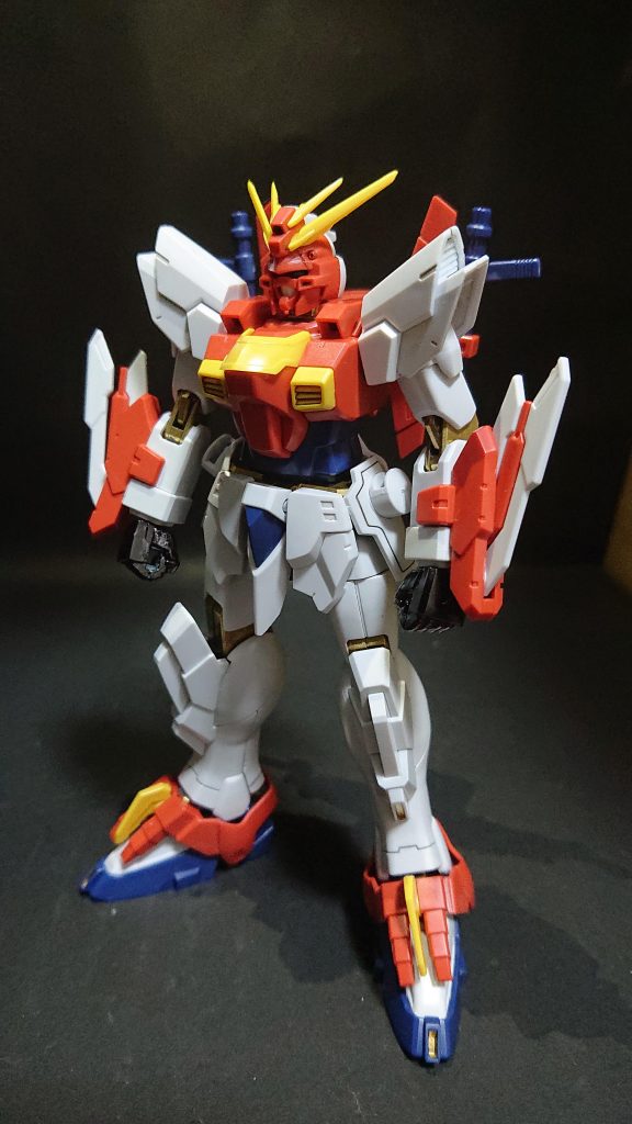 フロントビルド系は食わず嫌いだったのですがGガンダム系だったので手を出してみたら…メチャクチャ&ディテールがしっかり仕上がっているので素のままで充分カッコいい!ちょっとした塗装だけで…イケメンですね!