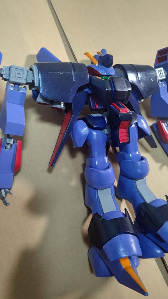 全体を入る様に写すと部屋が写るのを避けたらこんなアングルになってしまいました。せ