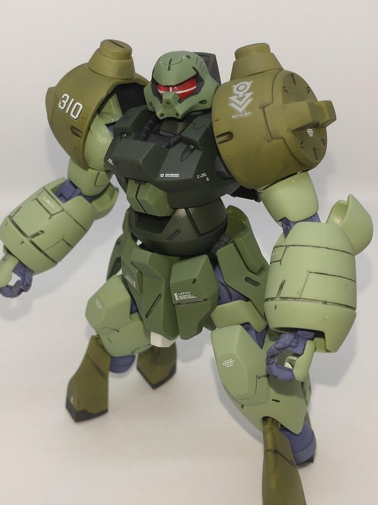 肩のアーマーを少しディテールアップしました。