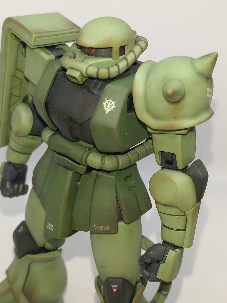 左胸のジオンマークも鉄板ですね。