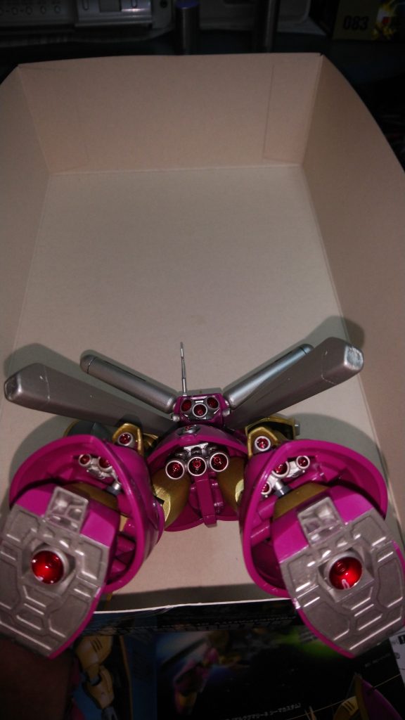 棚に飾ってたら見えないバーニア達