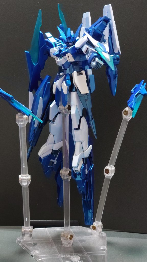 このポーズで飾っていますチャンプと機体、両方ともかっこいいですよね、ホント