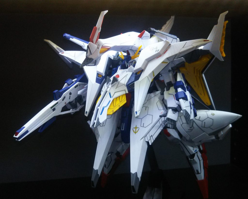 キットのサイズが大きい為、撮影に使っているブースギリギリで上部の方は明かりに近い為に白く飛んじゃっています…何か良い方法は無い物だろうか…(^^;)