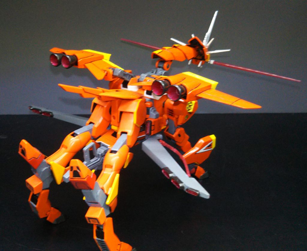 如何にもガイア+ラゴゥな後ろ姿。スラスターで滑空も出来る。