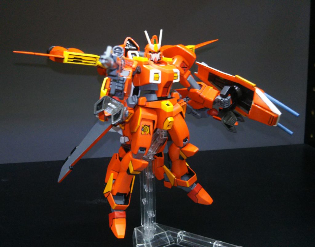 エールストライカーみたいに背部ウイングが展開出来るので、空中戦も可能。シールドの先端にビームサーベルが入っている設定。