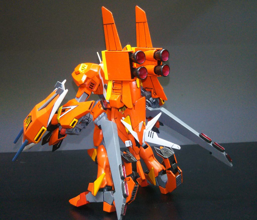 ガイアガンダムにラゴゥのパーツが追加されている感じに配置。あくまでガイアガンダムの改造機というスタンスです。