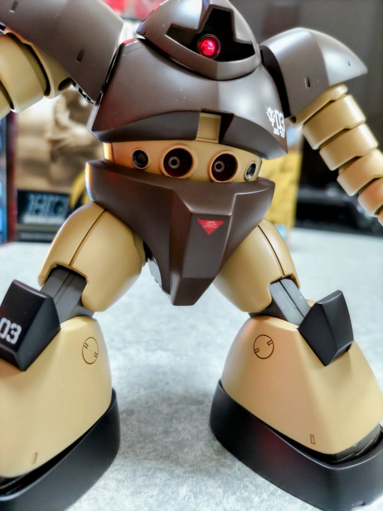 腹部メガ粒子砲はメタルパーツ化。