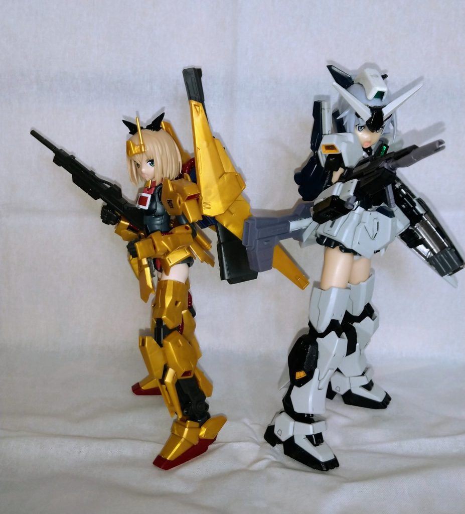 そしてアムロ(?)のガンダムMk-Ⅱちゃんとのツーショット。アムロ「シャア!お前までMS娘に手を出したのか!」赤い大佐「こんなものに乗っているからお互い未だに嫁さんがもらえんのだな……」
