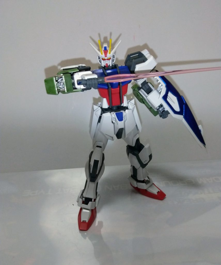 バスターライフルがなくても腕部にガトリングガンを装備しているので戦闘力低下を防げるという安心設計となっておりますw今回はこれで終わろうと思います。最後まで見ていただきありがとうございました!