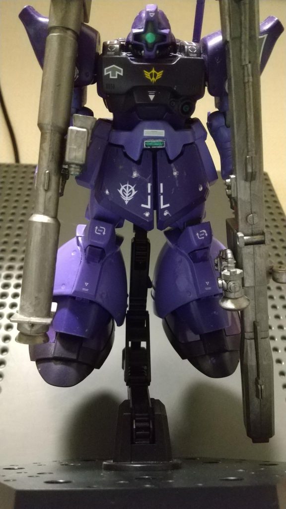 ムサイで格闘されているみたいな感じのポーズ。