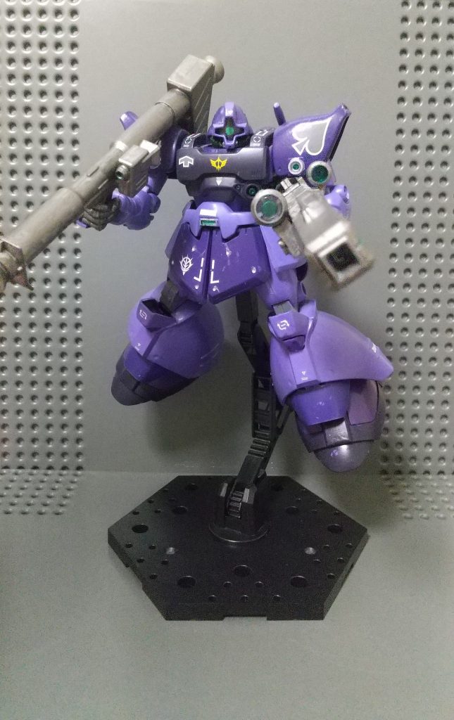 サムネいかがだったでしょうか?コンセプトとしてはゲルググのパイロットと同じ部隊、という設定で作りたかったのでカラーを紫や薄紫を使い、ゲルググと被らないよな配色にしました。ま、でもわりと被ってしまったので、またこのパイロットの機体を作る時にはちゃんと配色を考えて上手く調色できるようにしたいです! グットボタン、コメントしていただけると嬉しいです! それではまた、サラダバー!!