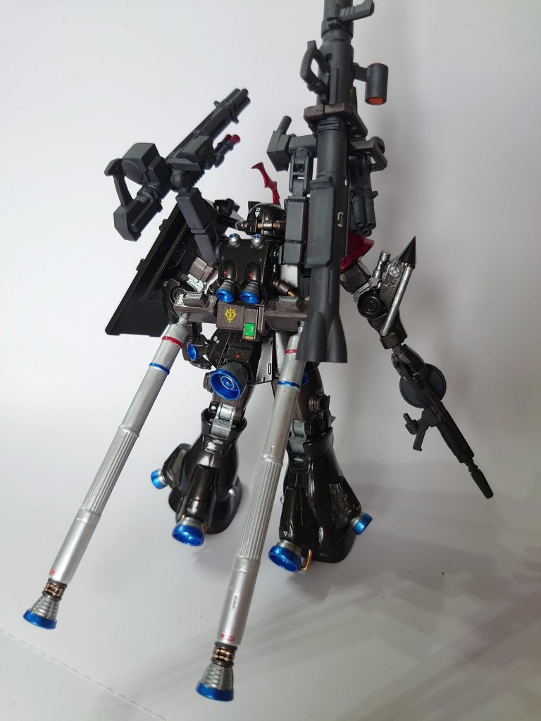 弾装ベルトが切れたのでプロペラントタンクユニットにして、ネオジム磁石で外せるようにしてます。敵陣奥深くに一気に突撃し、高火力で殲滅するための装備となっています。