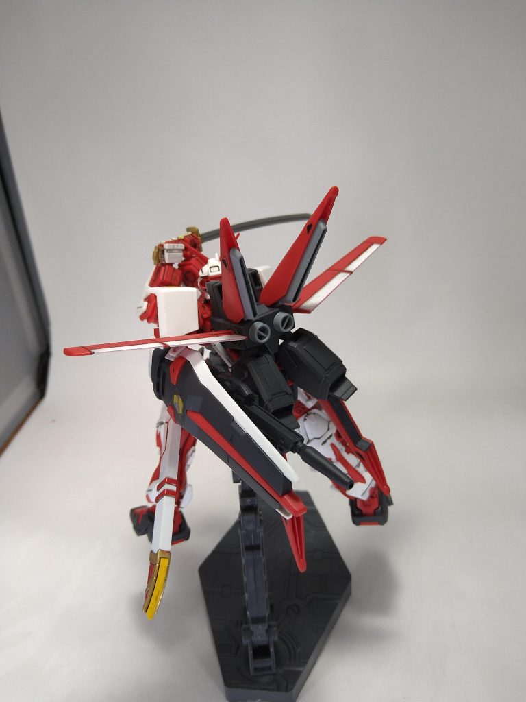 フライトユニットの水平翼の白はシールなんで塗装しました