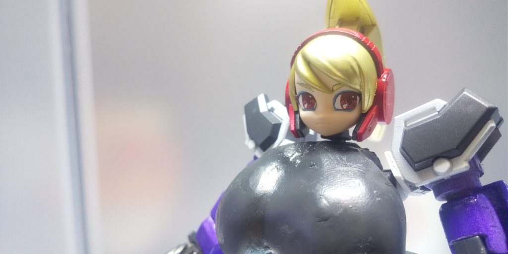 久しぶりに塗装したからか塗料ビンの蓋が死ぬほど硬くて手がダメになるかと思いました、まる。