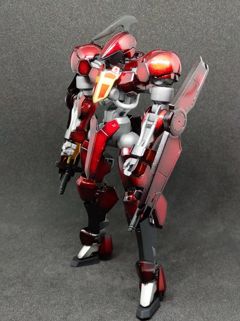 グリムゲルデと言えば赤と思い、黒立上げのキャンディレッドで仕上げました。