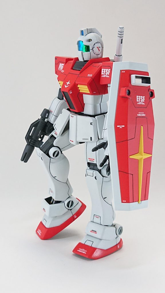 低コスト機の殺られ役ということもあり、キットになってもかなりの紙装甲で分割後の回転軸で悩みました。まあ上手くいったかな?