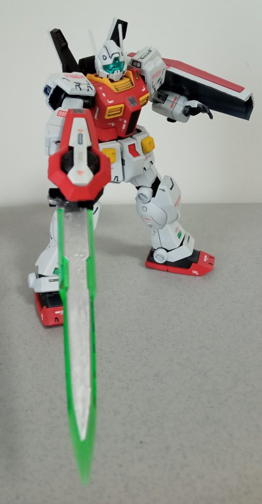 GNソード展開本体に焦点が合っているのでボヤけているのと、刀身の塗装ムラには目をつむってくださいな！