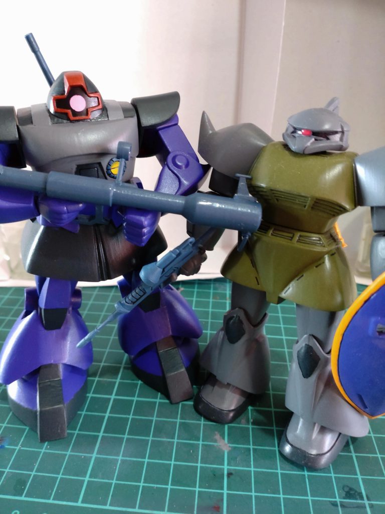 ゲルググと。ゲルググも後発のキットの筈なのに…。この差はなんだー(笑)https://gumpla.jp/old/1050830