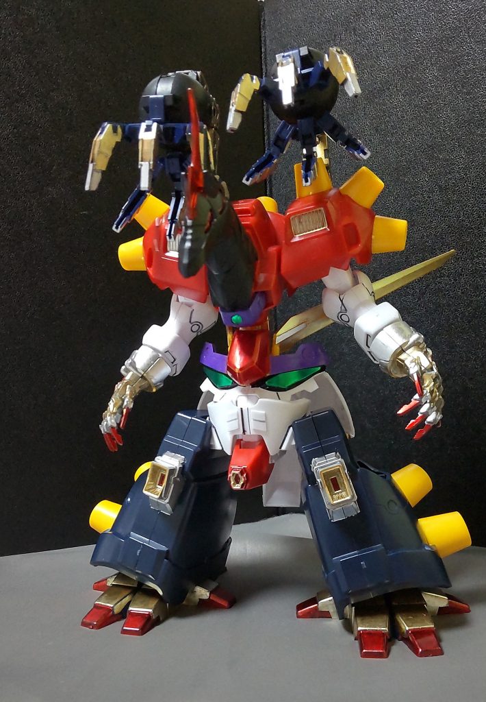 デビルガンダムは旧キットながら、なかなかのプロモーションを持っているので、少しの改良で結構化けてくれました。