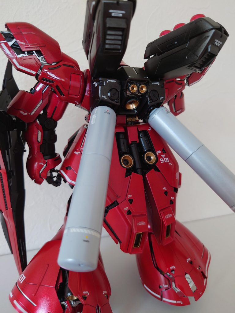 プロペラントタンクは白系に。シナンジュっぽく。