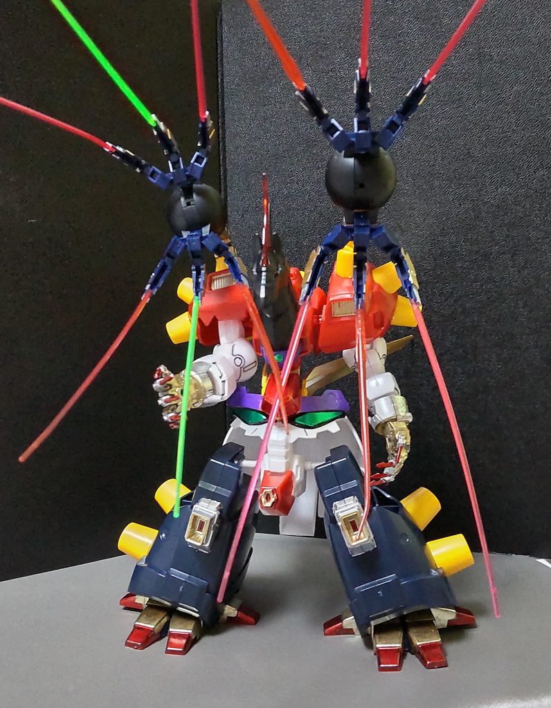 クローの先端からはビームが打ち出せます。