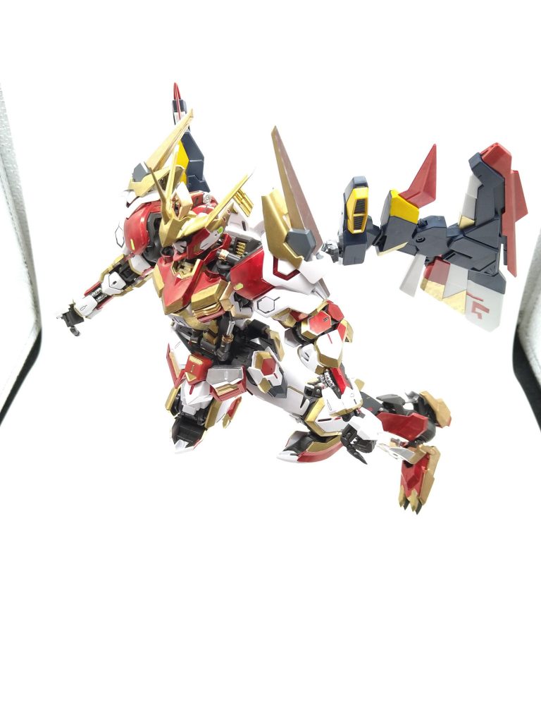 上半身は少しデスサイズのパーツがくっついています。