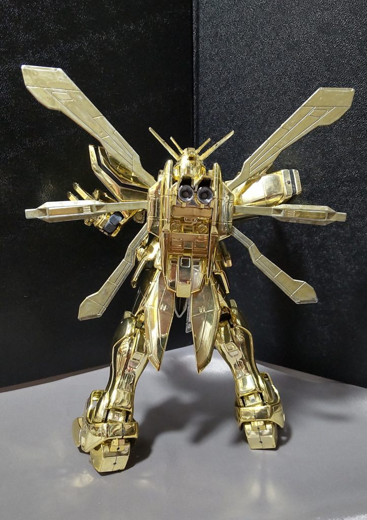 リアビュー※バックパックのコアランダーは脱着可能です。これは1/144でも出来たことですね。