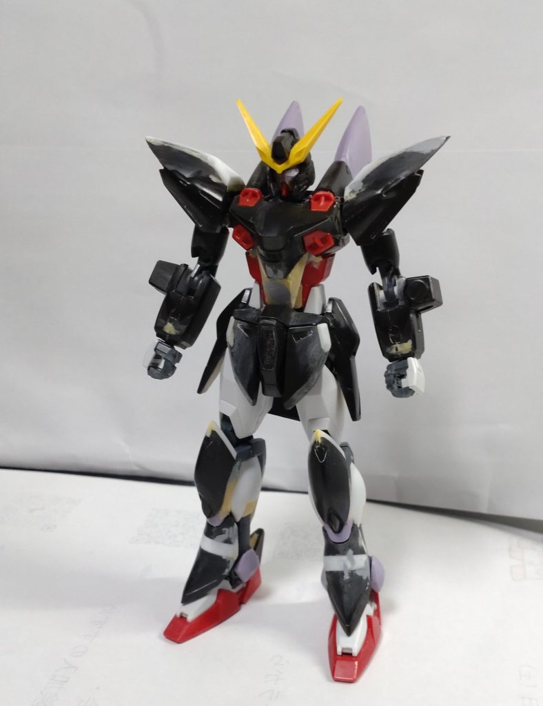 その他図のような細かい形状変更をしています。肩はMGを参考に横幅を小さくしています。全体的にメリハリをつけると作画や最近のアレンジに近づく気がします。