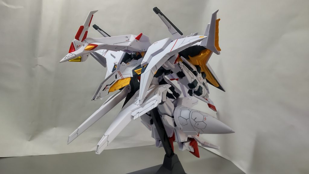 フライトフォーム。これまた場所を取る形態。でも異質で好きな形態です。